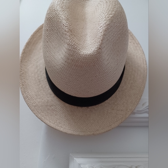 Trilby Style Hat Straw Fedora with Black Band Vacay Trends - Picture 3 of 10